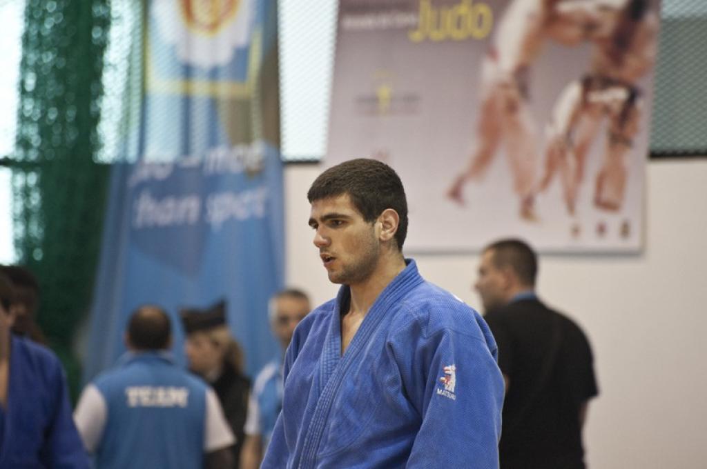 Italian young men let it rain medals in Portugal