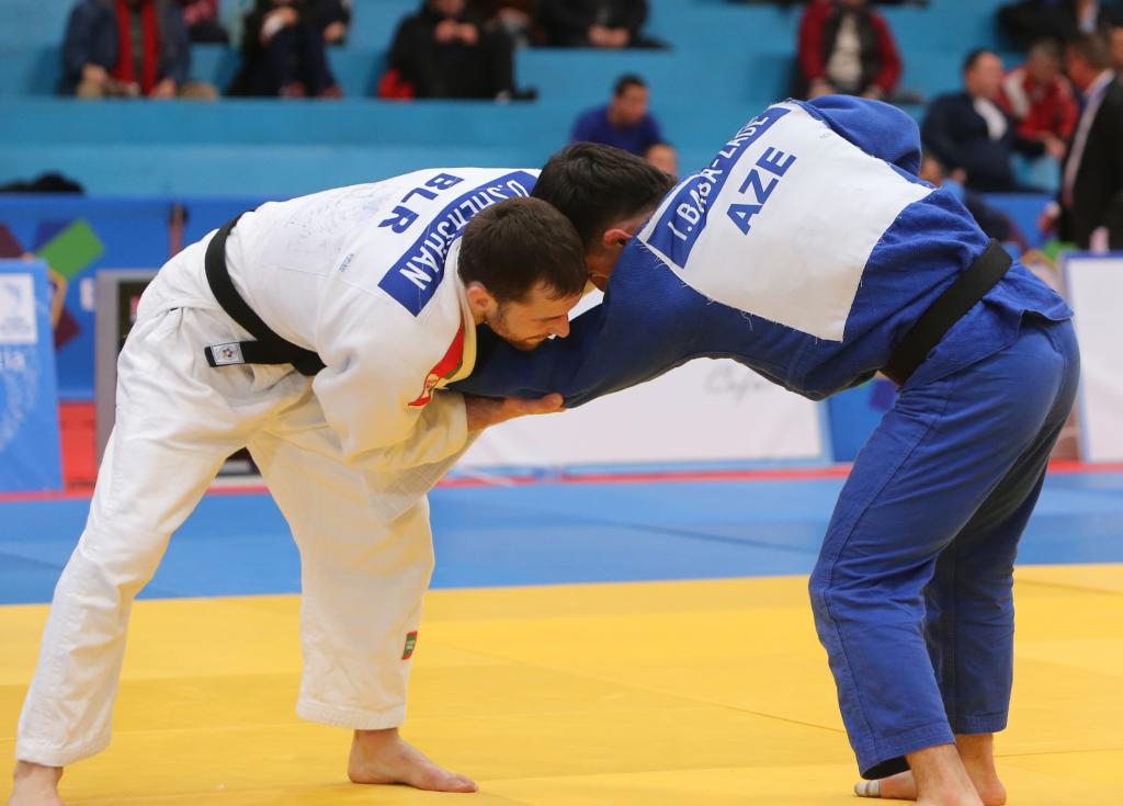 NO EASY ROUTE IN SOFIA FOR YOUNG HOPEFULS