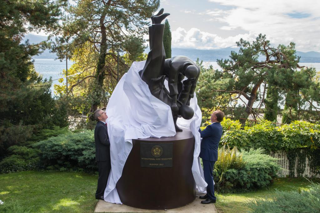 SWITZERLAND WELCOMES JUDO FAMILY FOR OLYMPIC MUSEUM UNVEILING