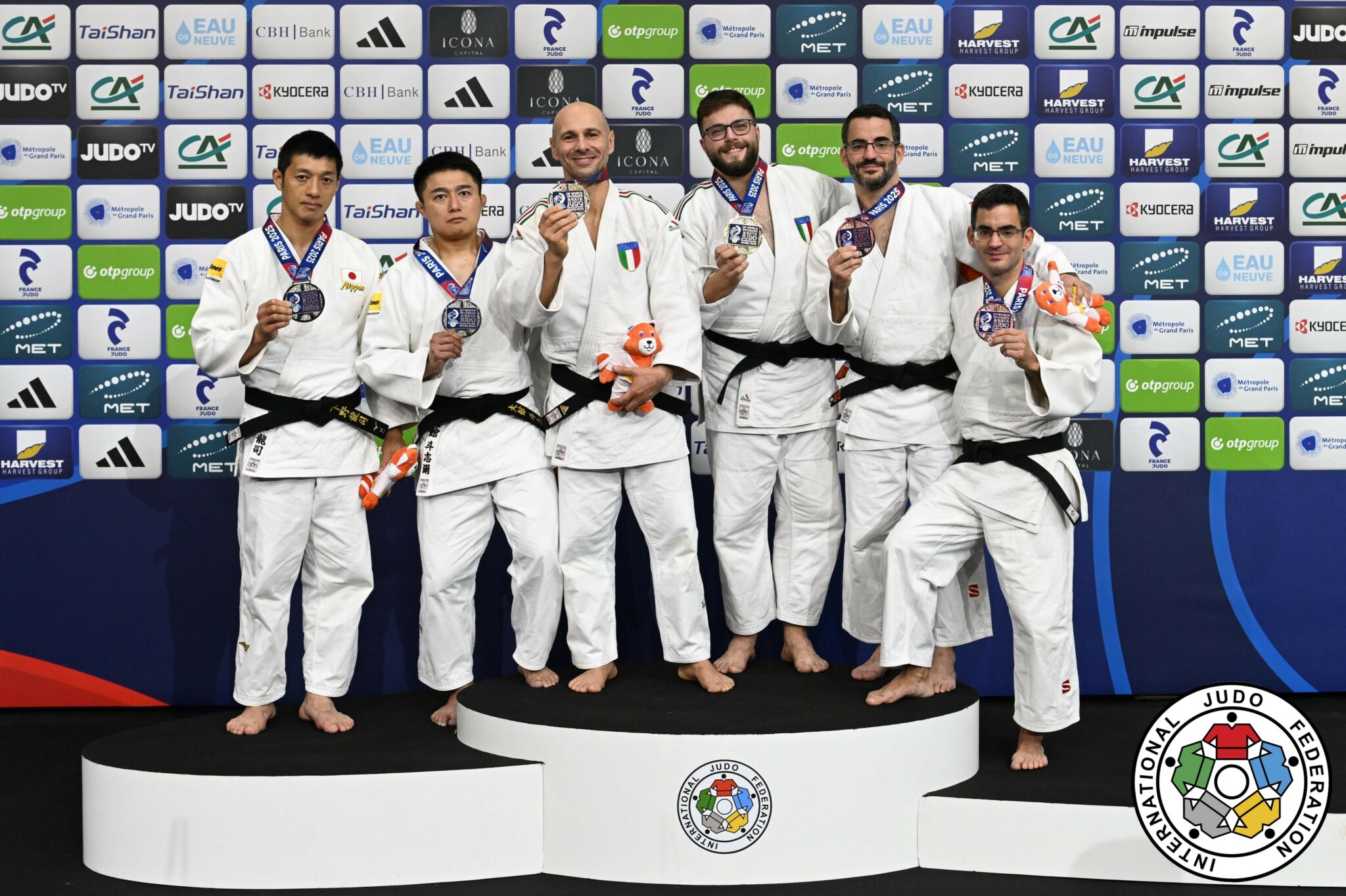 14 Medals for Europe at the Kata Worlds in Paris