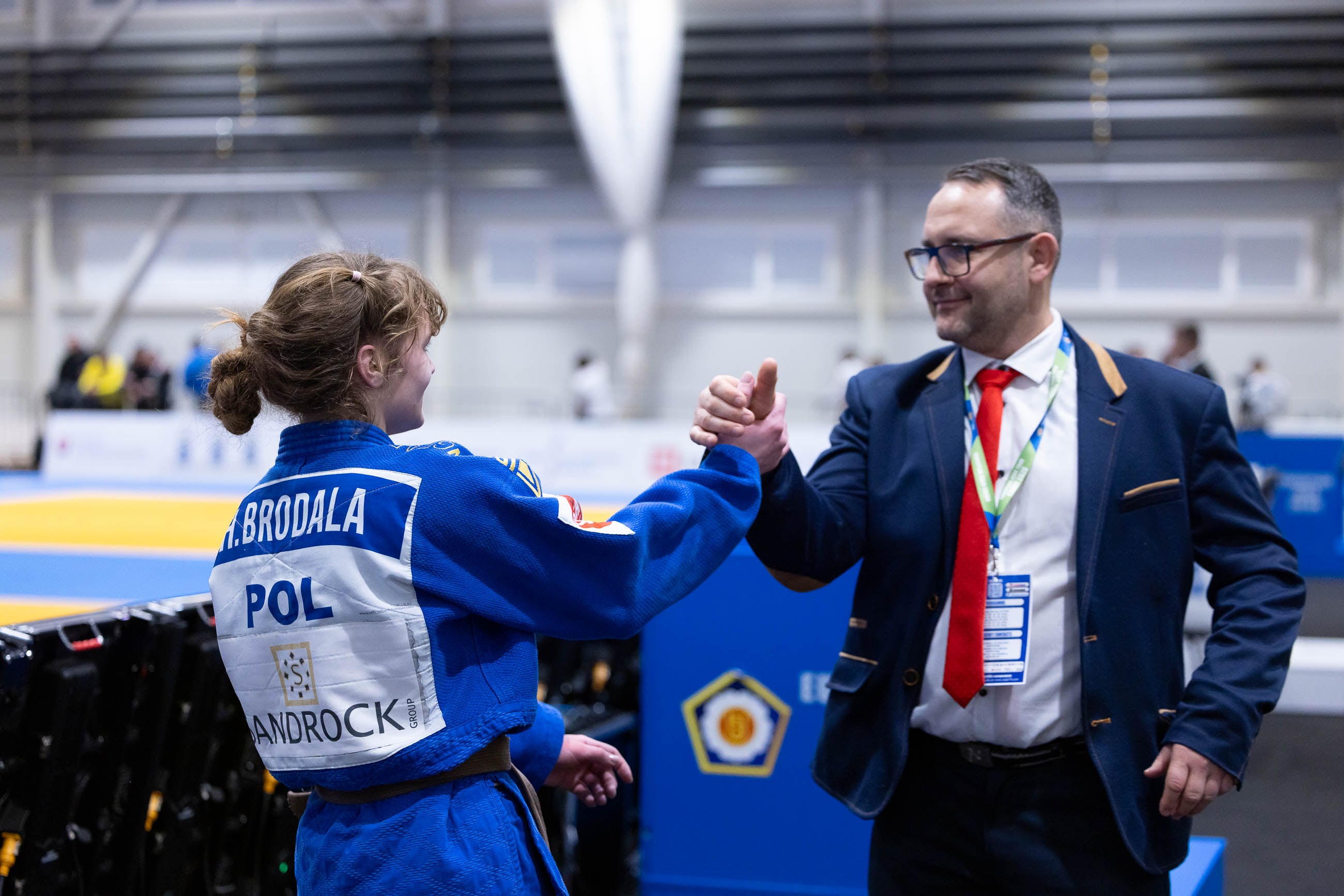 Poland Lead the Charge as &Scaron;amor&iacute;n Delivers Cadet Fireworks