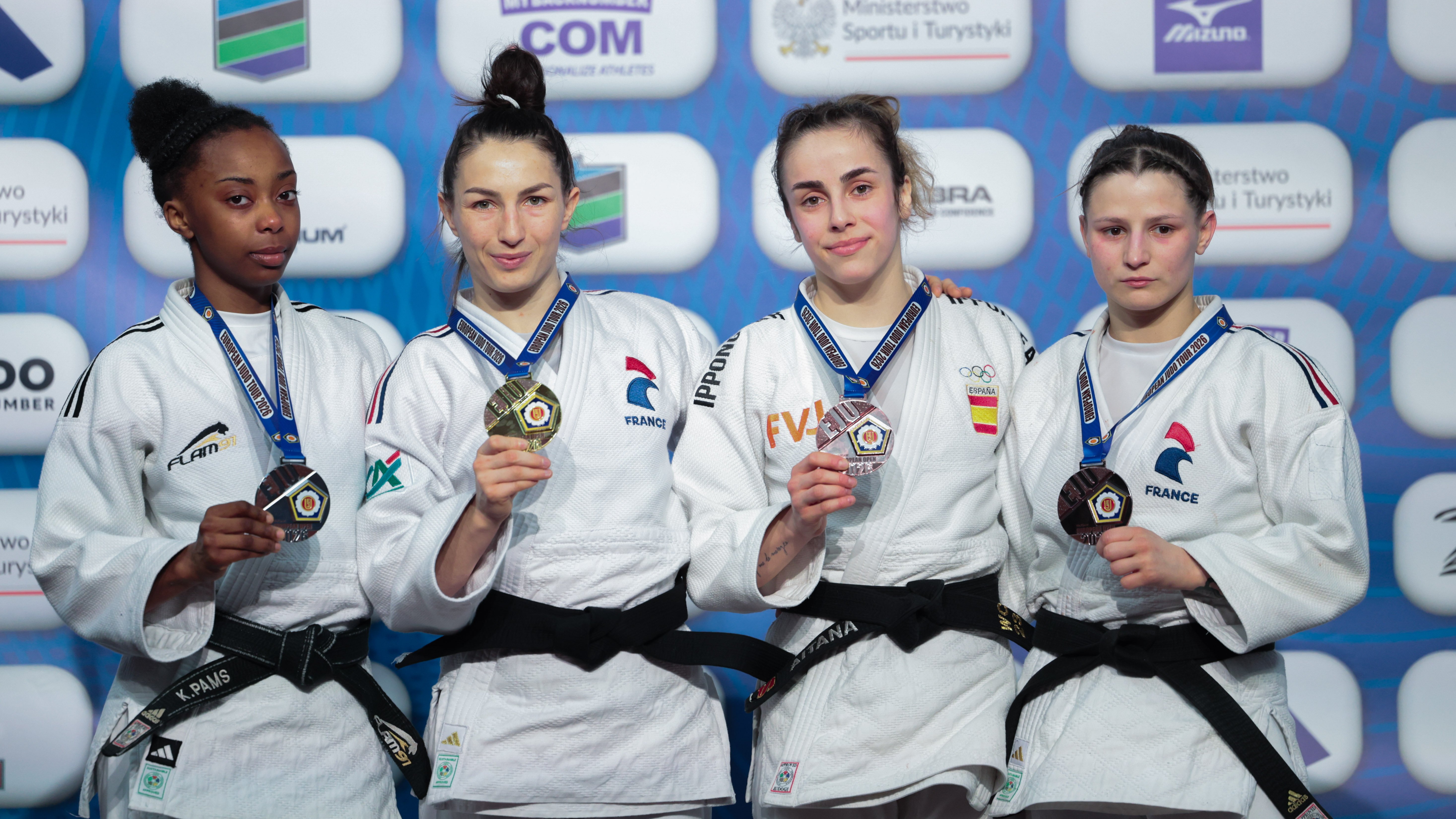 Podium -48kg category 